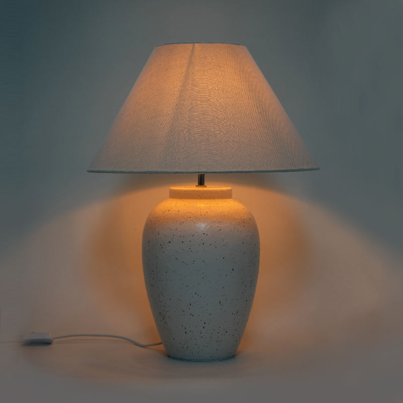 Nostalgisk keramisk soveværelses bordlampe