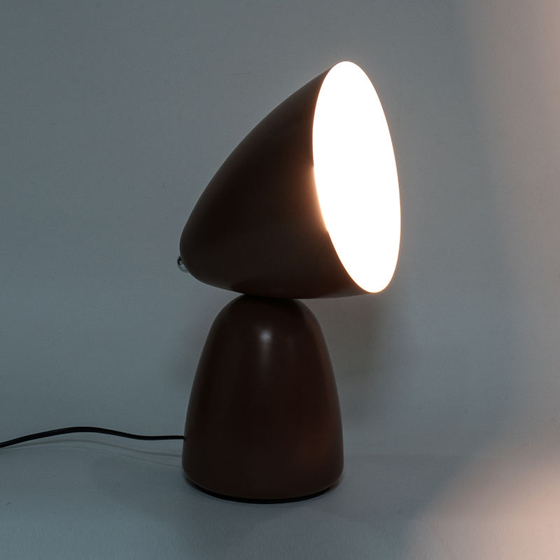 Enkel retro metalbord lampe