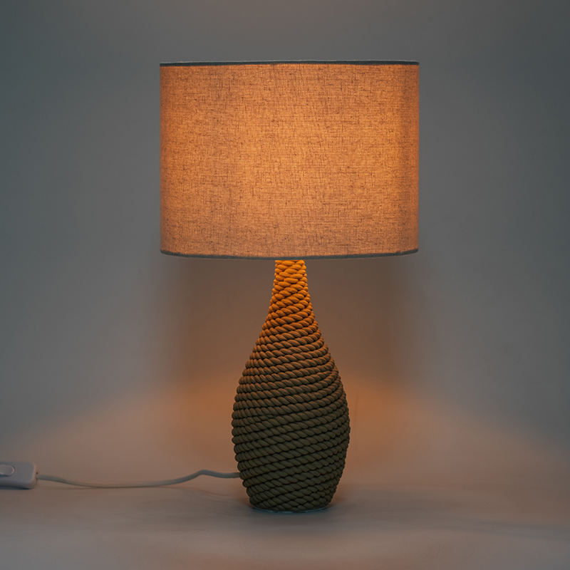 Japansk rattan vævet elegant lampe
