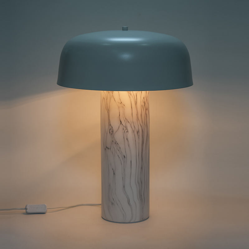Nordisk marmorbordslampe