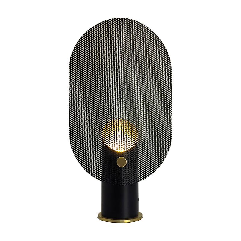 Sort gitter jernbord lampe