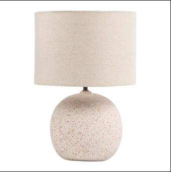 Kan en dekorativ bordlampe ændre stemningen i et rum?